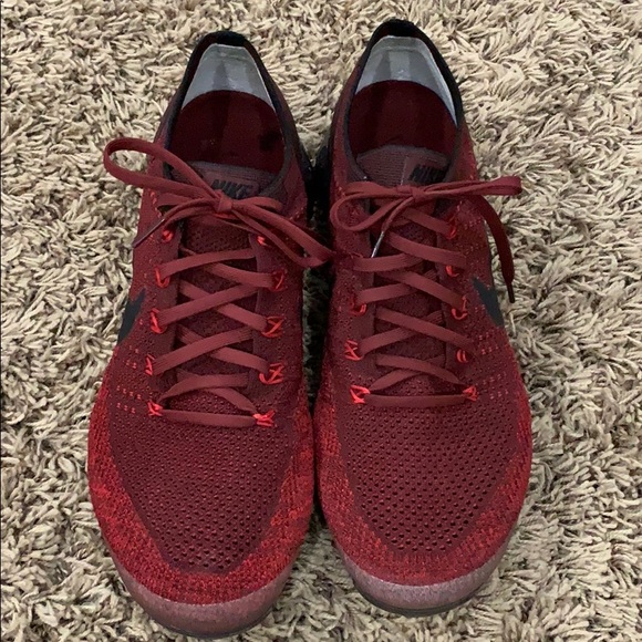 Men’s Nike Vapormax Flynit Shoes - Picture 3 of 7